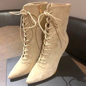 NEW in box Lulu stiletto boots